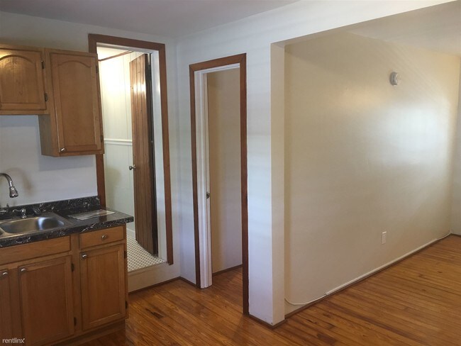 Building Photo - 302 S New Jersey Ave
