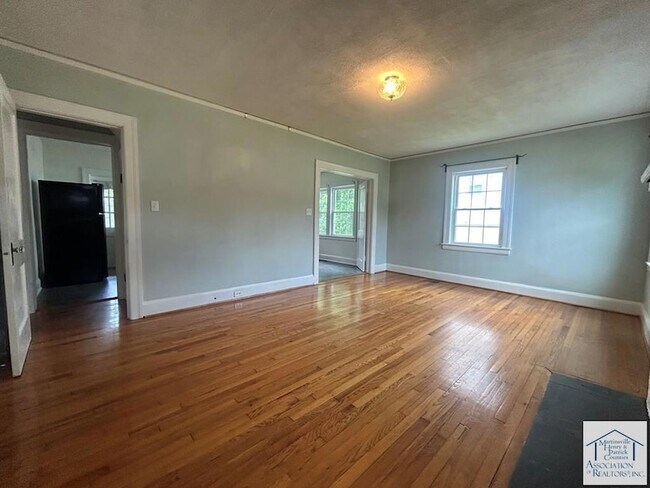Foto del edificio - 1118 Oakgrove Ave