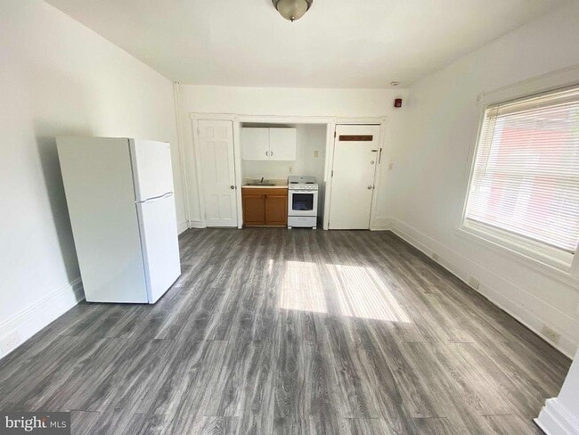 Foto del edificio - 4635 Leiper St