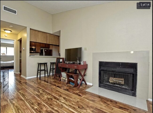 Foto del edificio - 806 W 24th St