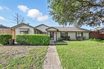 Building Photo - 1808 Serenade Ln