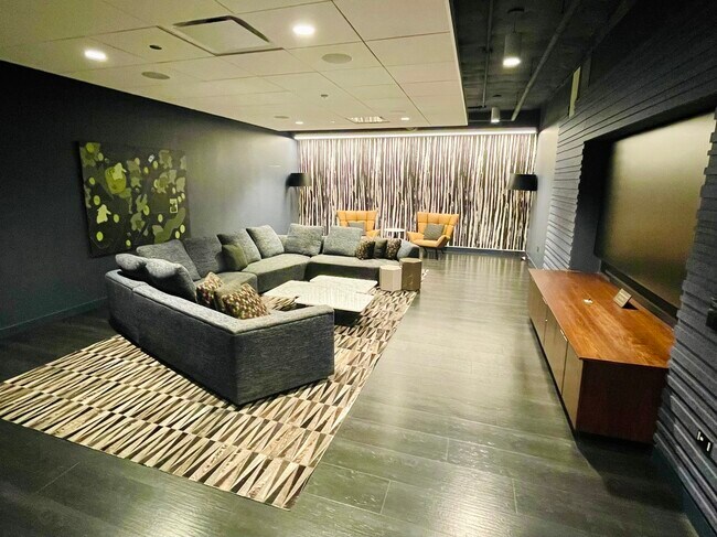 Foto del edificio - 211 N Harbor Dr