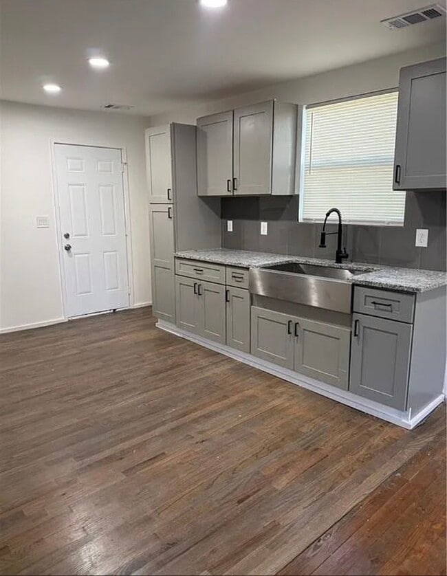 Building Photo - 3145 Locke Dr SE