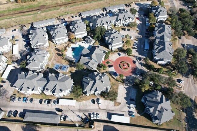 Foto del edificio - 15000 W Airport Blvd