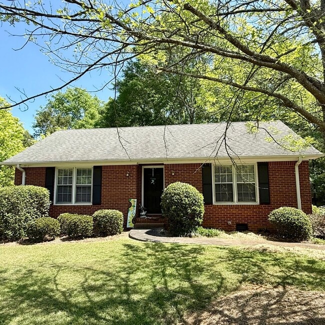 Charming 2-bedroom, 1-bathroom Brick Home Available July 2026 - Charming 2-bedroom, 1-bathroom Brick Home Available July 2026