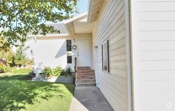 Building Photo - 711 Bobwhite Pl