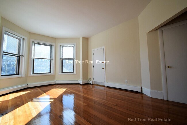 Foto del edificio - 1728 Beacon St