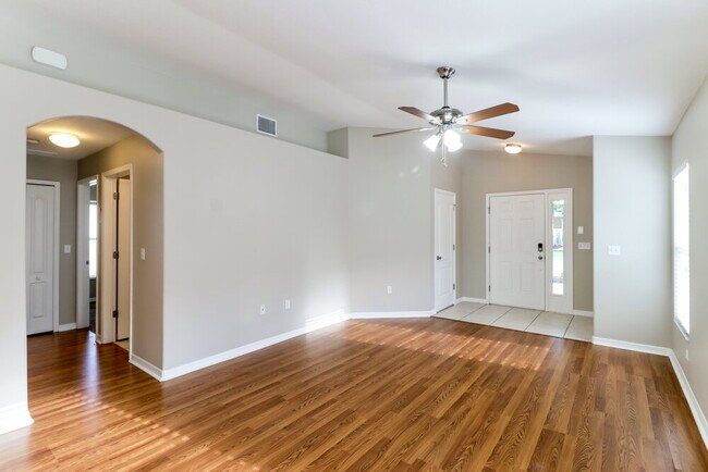 Building Photo - 7194 Cedarcrest Blvd