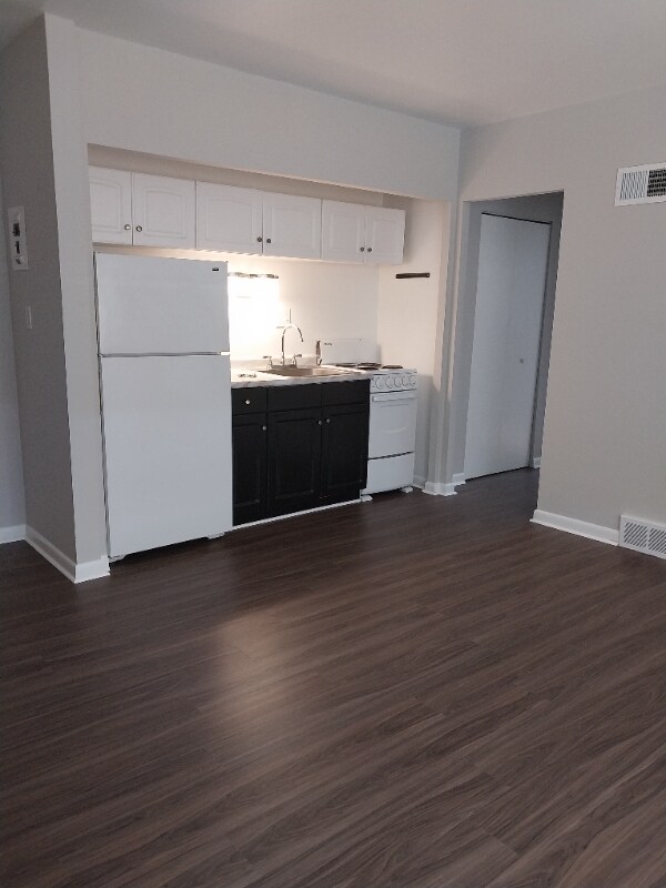 Foto del edificio - 4801 Madison Rd