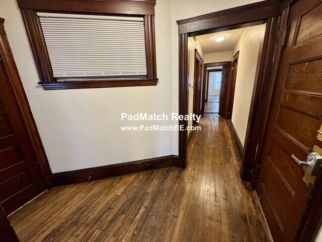 Building Photo - 9 Fairfield St
