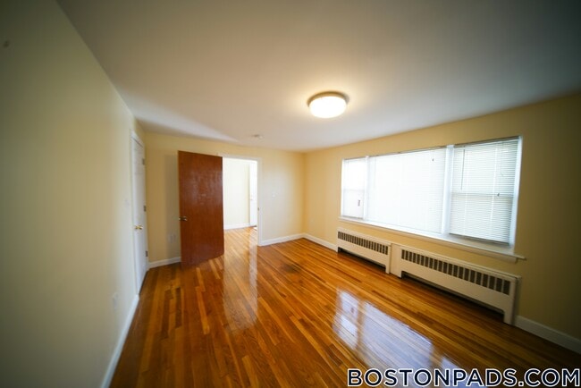 Foto del edificio - 265 Corey Rd