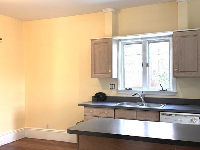 Building Photo - 65 Grampian Way