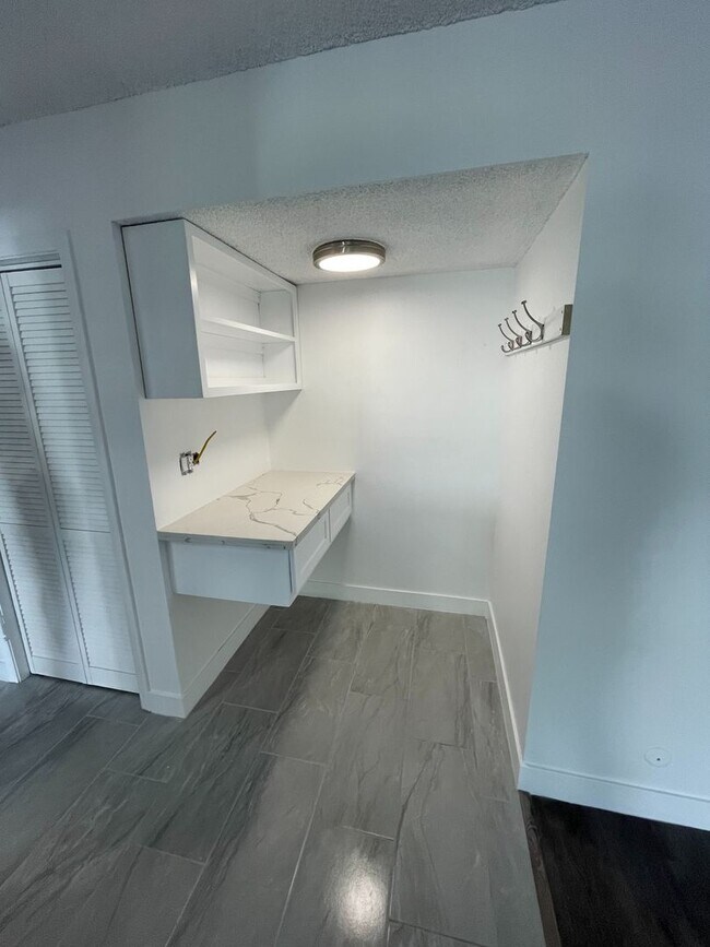 Foto del edificio - 825 S Bedford St