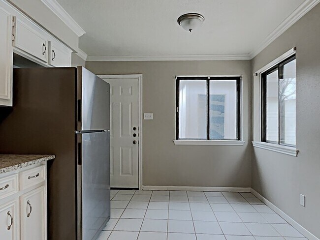 Building Photo - 6210 St Anne Forest Dr