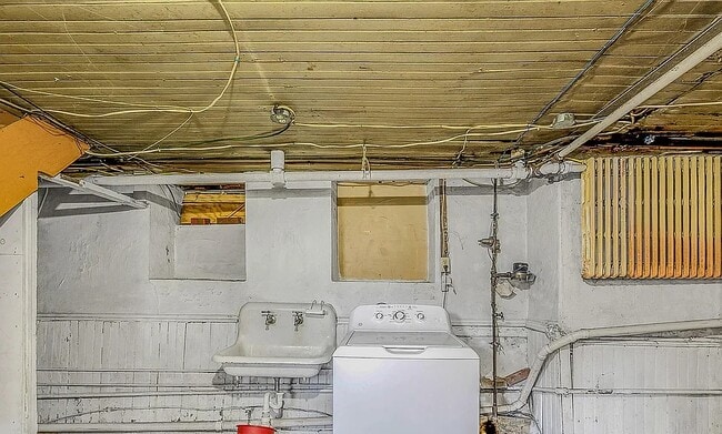 Building Photo - 85 Plank St