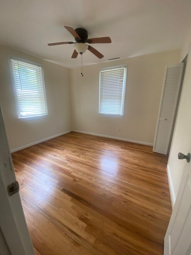 Foto del edificio - 3560 Maple St