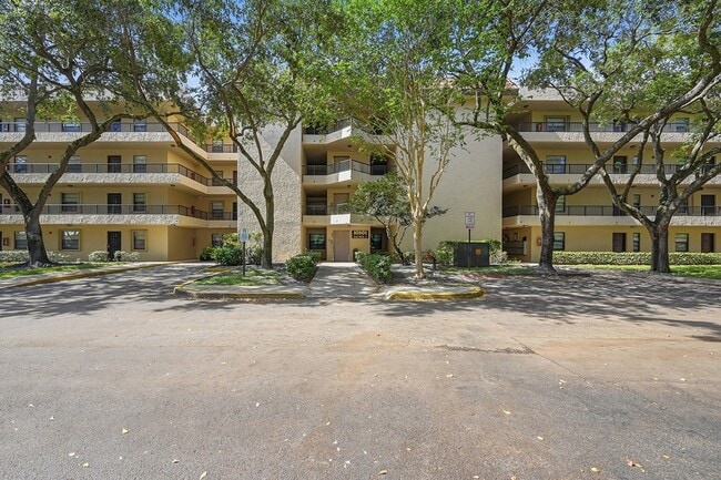 Building Photo - 10501 W Broward Blvd