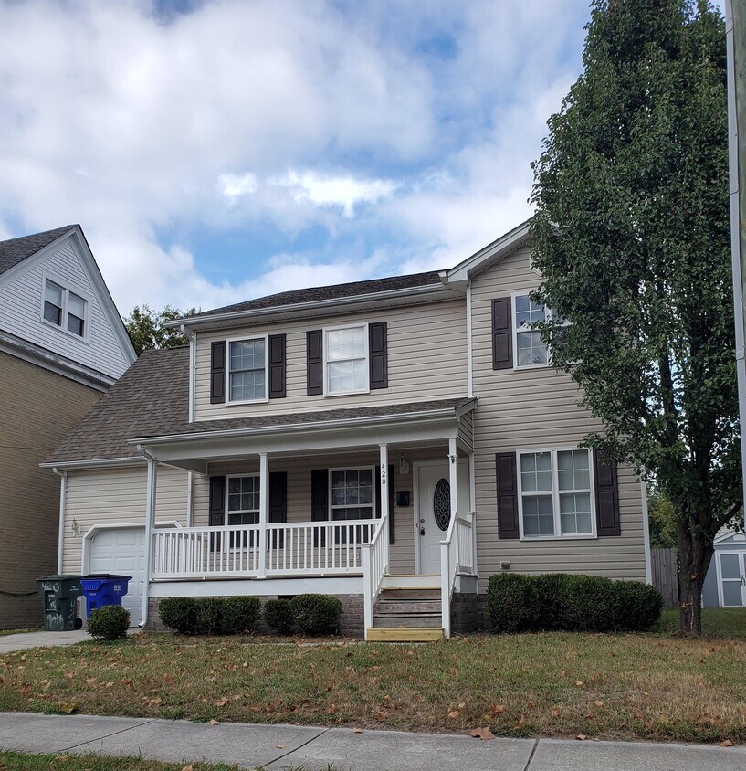 Primary Photo - 420 W 30th St