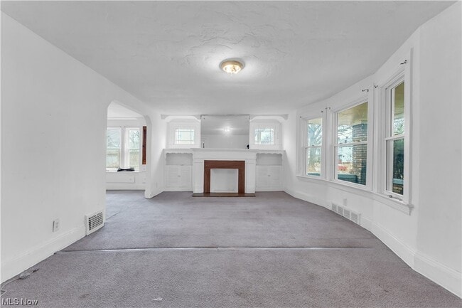 Building Photo - 3600 E 154th St