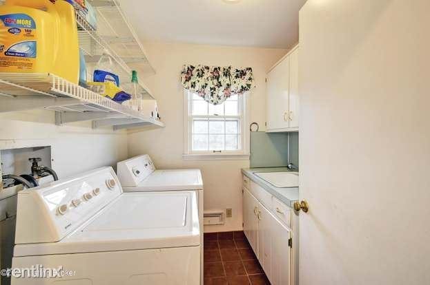 Building Photo - 3 br, 2 bath House - 3300 Morningview Dr