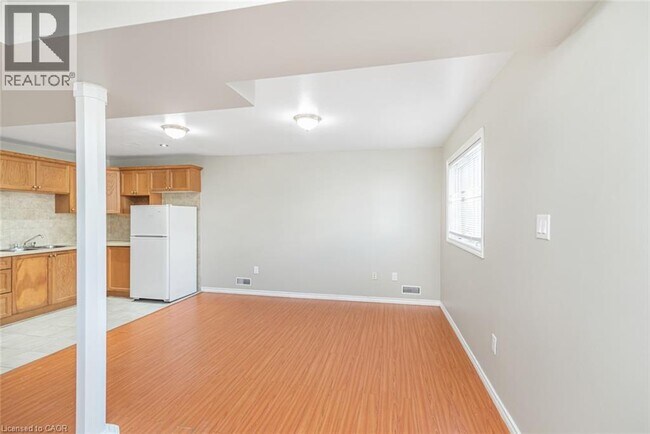 Building Photo - 100 Burlington St E