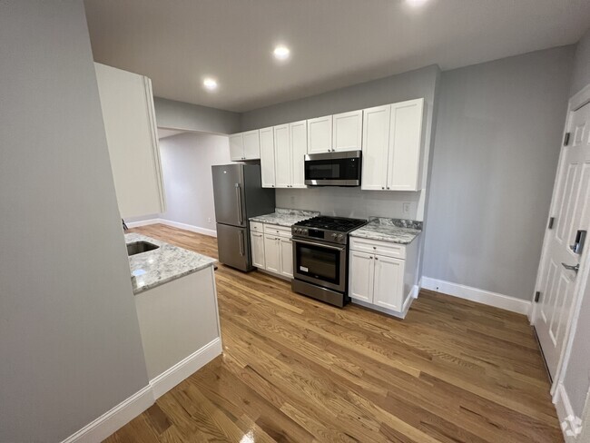 Building Photo - 371 Beacon St