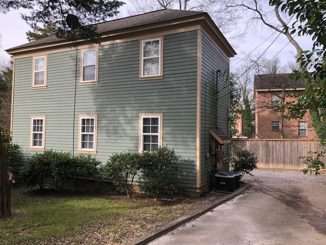 Primary Photo - 115 N Nash St