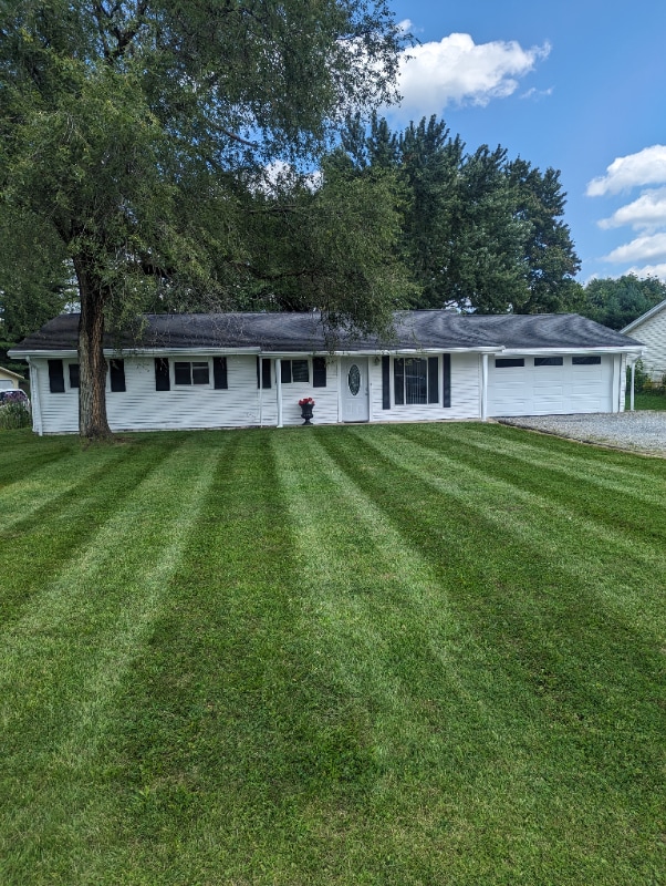 Primary Photo - 129 Robinhood Dr
