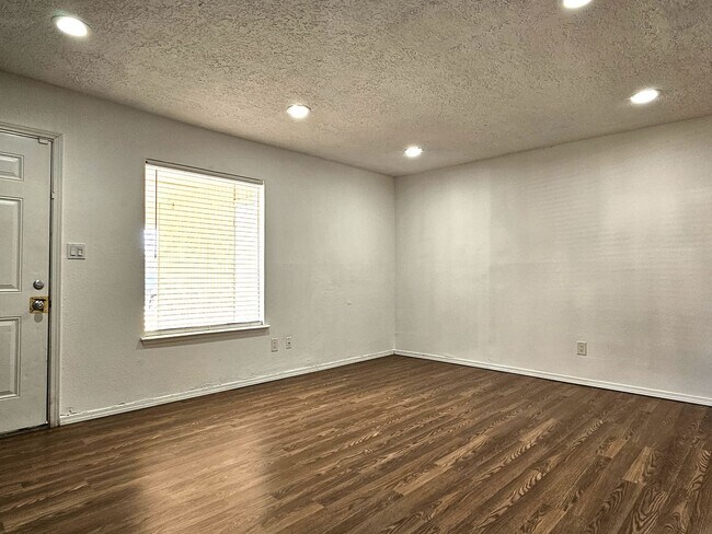 Foto del edificio - Ramirez Duplex ~ B