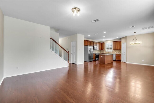 Building Photo - 504 Hoot Owl Ln S