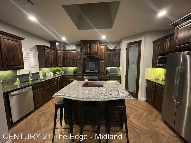 Foto del edificio - 4 br, 3 bath House - 802 Chaparral St - L/O