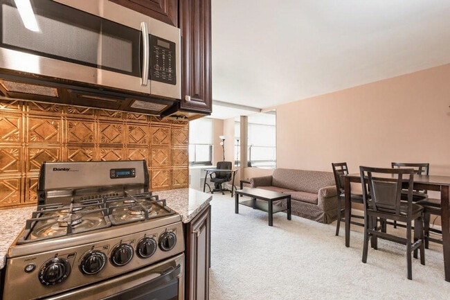 Foto del edificio - 1011 Arlington Blvd