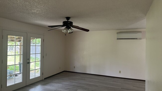 Foto del edificio - Cozy Three Bedroom Home