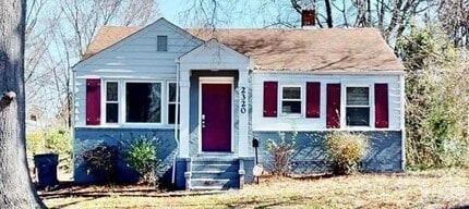 Building Photo - 2320 Vanderbilt Rd