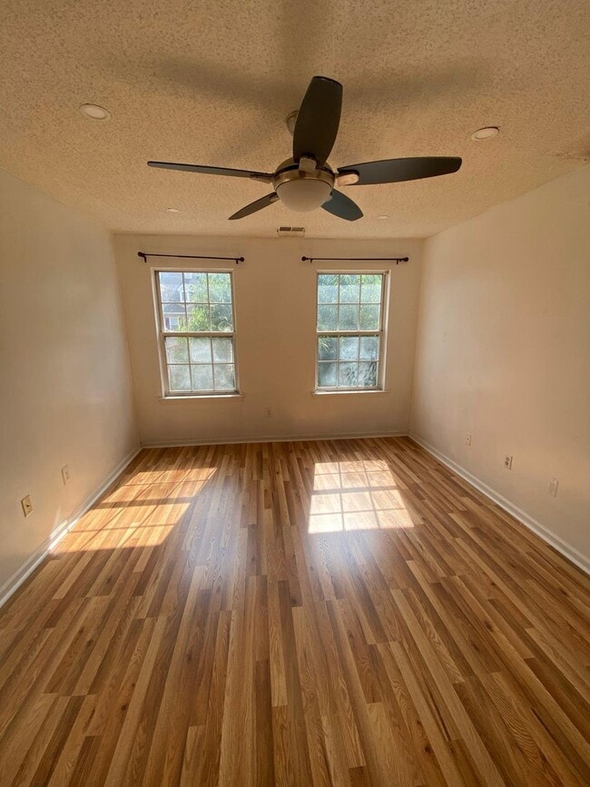 Building Photo - 40 Walnut St