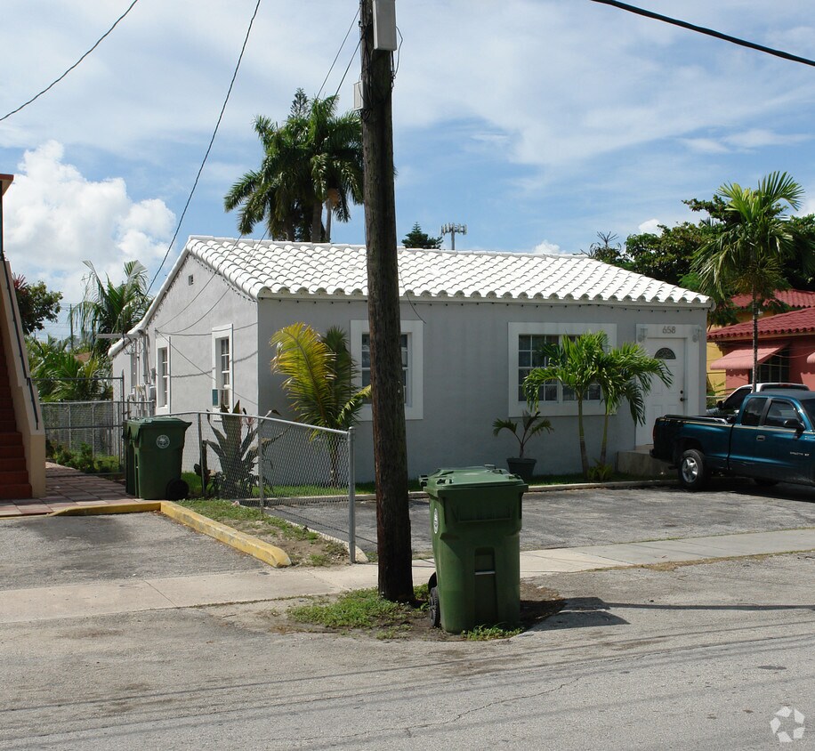 Building Photo - 658 NE 87th St