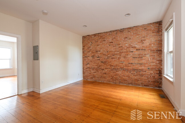 Building Photo - 254 Somerville Ave