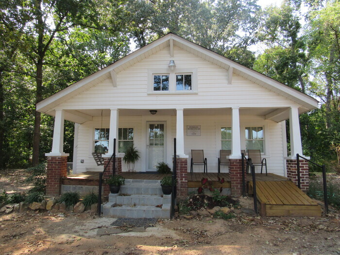 Foto principal - Cute 2 BR/ 1 BA in North Forsyth!