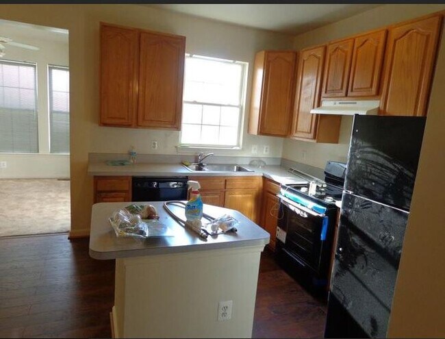 Building Photo - 4660 Deerwatch Dr