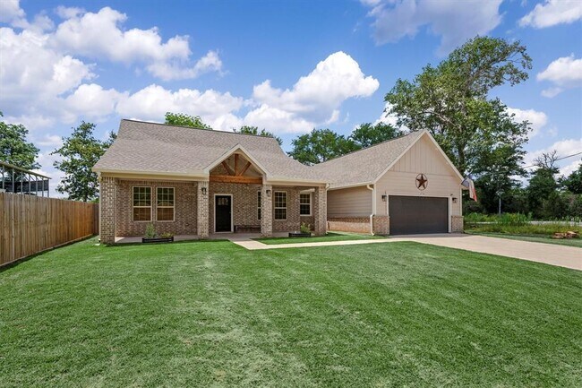 Foto del edificio - 24738 Roscommon Ln