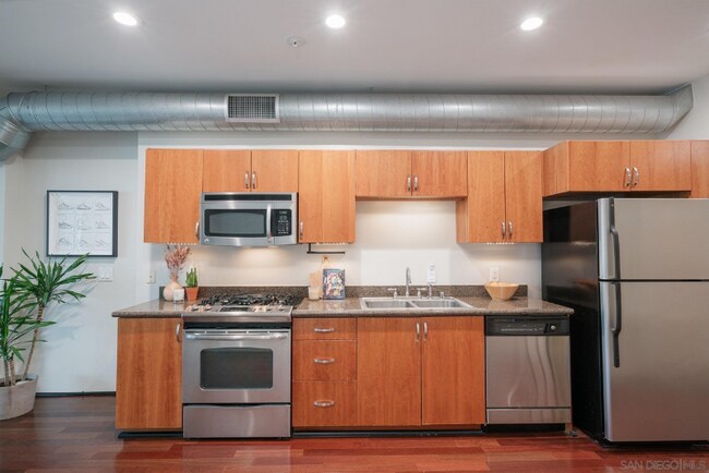 Foto del edificio - 1551 Fourth Ave