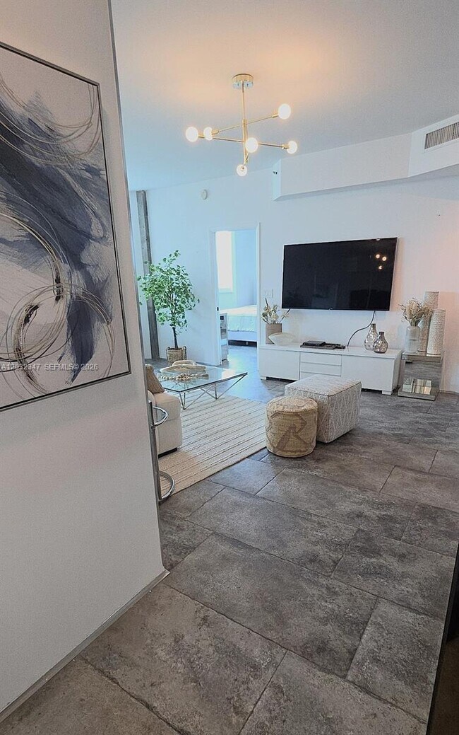 Foto del edificio - 300 South Pointe Dr