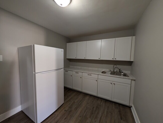 Foto del edificio - 56 W Main St