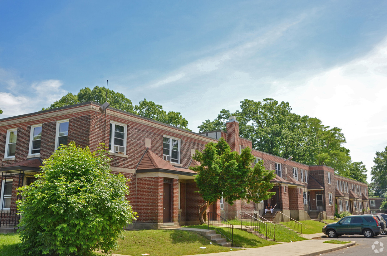 Foto del edificio - Hill Creek Apartments