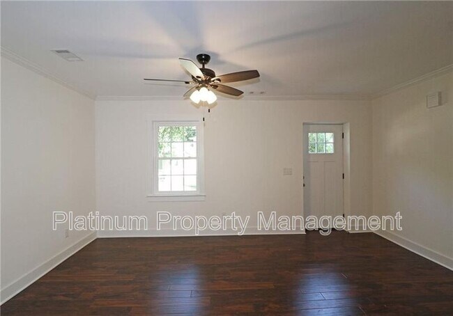 Foto del edificio - 544 Erin Ave SW