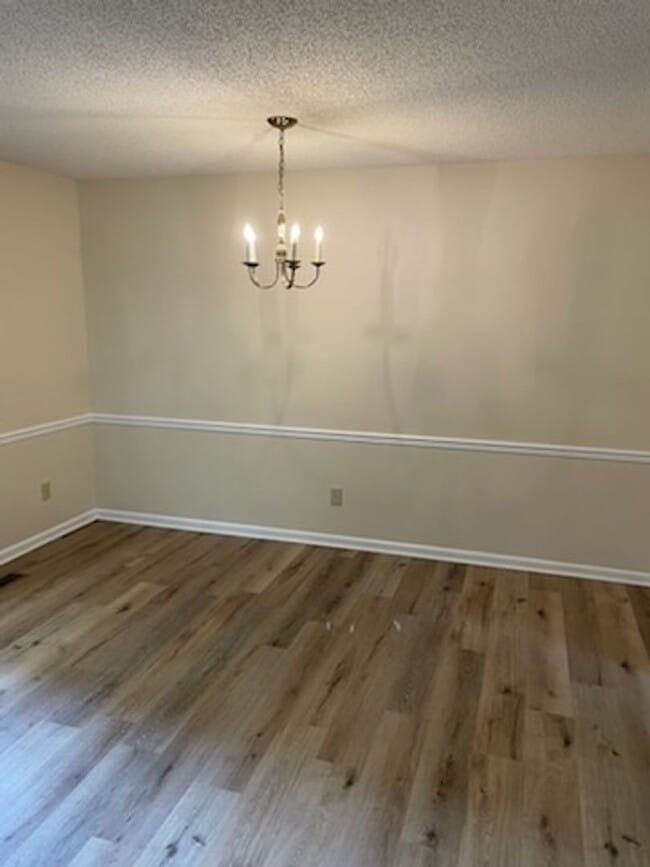 Building Photo - SINGLE FAMILY HOME