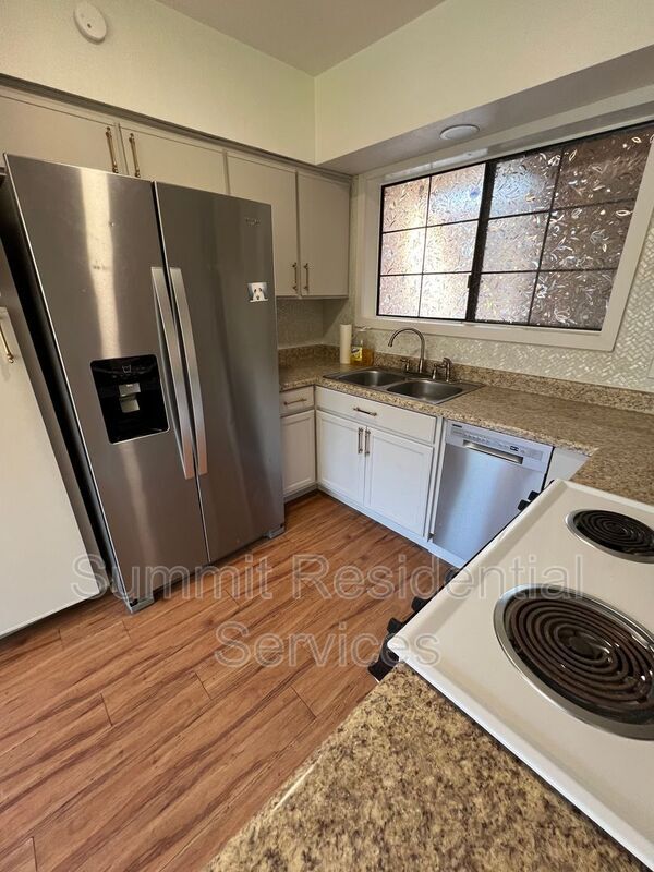 Building Photo - 1700 W Wood Bridge Ct