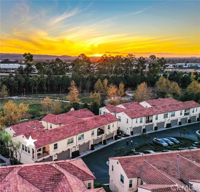 Foto del edificio - 70 Jade Flower