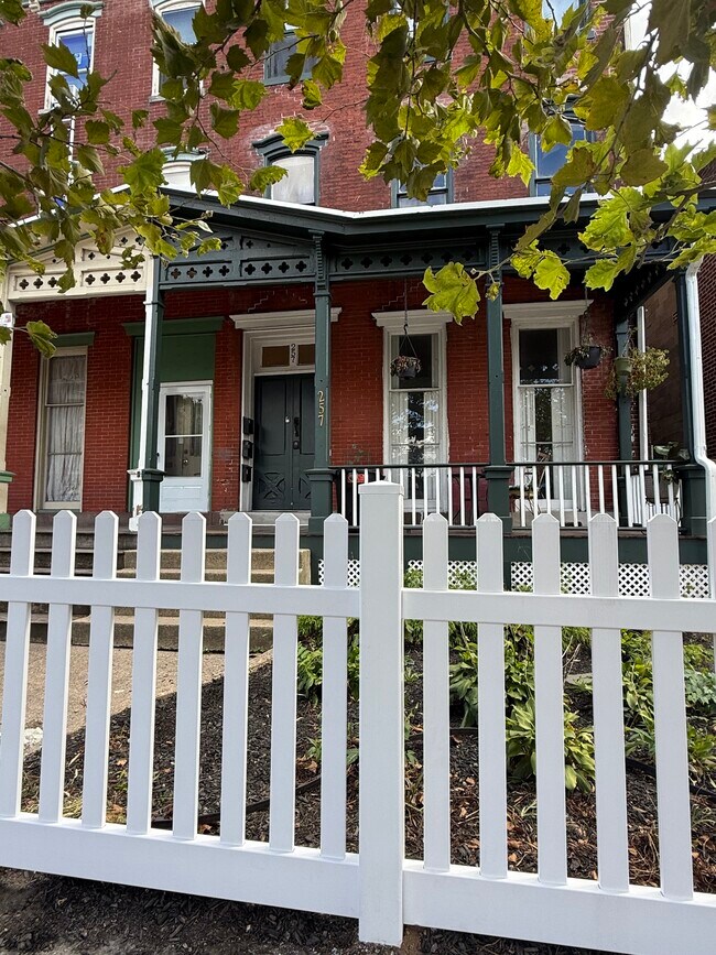 Foto del edificio - 217 Hamilton Ave