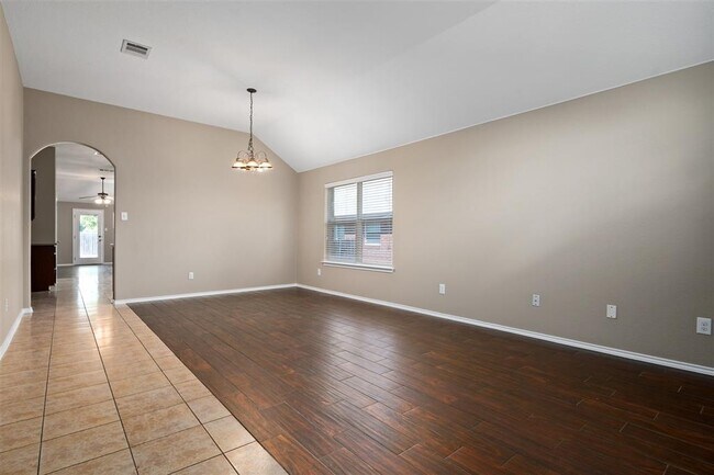 Building Photo - 1241 Rainbow Parke Dr